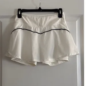 White Perforated Mesh Athletic Skort with Pockets Size S Tennis‎ Prep thumbnail 4