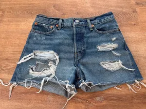 Levi’s Wedgie Jean Shorts 501 thumbnail 1