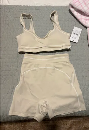 Amazon workout set thumbnail 2