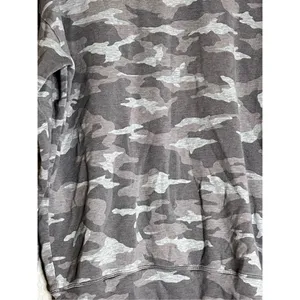 ATHLETA WOMEN'S GRAY CAMO LUX LONG SLEEVE BALANCE PULLOVER SWEATSHIRT Sz S thumbnail 4
