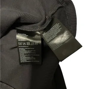Hm Gray black square neck short sleeve Top size medium thumbnail 5