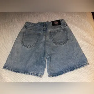 Vintage L.E.I. Light Blue Jean Shorts Size Medium thumbnail 2