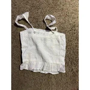 Abercrombie & Fitch White Lace Ruffle Cami Smocked Crop‎ Top XS Cottagecore thumbnail 4