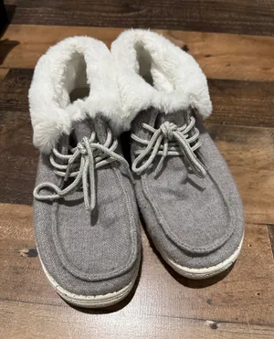 Hey dude Britt 8 Gray Fleece Lined Slip On Shoes thumbnail 1
