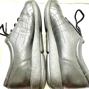 Dansko Women’s Sz 7 Black Leather Lace Up Sneakers thumbnail 4