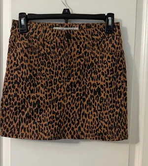 Celebrity Pink Cheetah Print Skirt, Sz 3/26 thumbnail 1