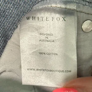 White Fox Light Wash High Rise Distressed Denim Straight Mom Jeans Size S 26" thumbnail 8