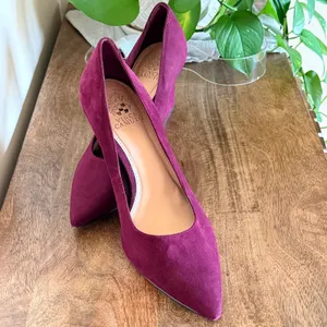 Vince Camuto Hailenda Suede‎ Pumps Womens 10M Burgundy Pointed Toe Dark Academia thumbnail 2