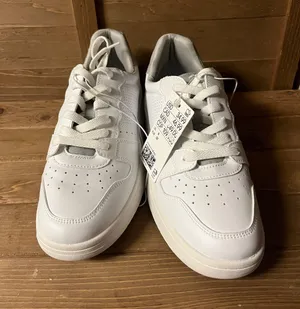 H&M NWT Women white sneakers size 6 thumbnail 2