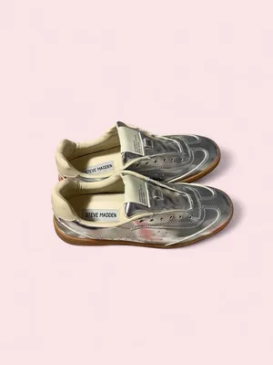 Steve Madden Metallic Silver Low-Top Sneakers with Gum Sole thumbnail 2