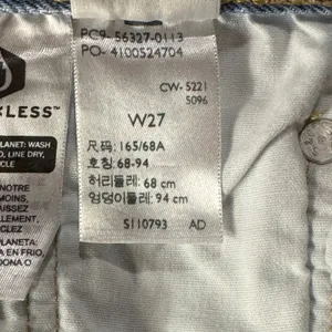 Levi’s 501 SZ W27 Jean Shorts Button-Fly Mid-Rise Distressed Frayed Light Wash thumbnail 7