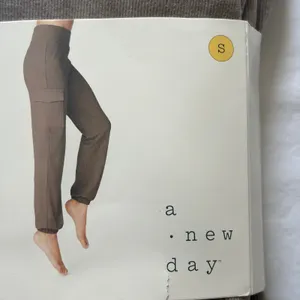 A New Day Super Soft Cargo Joggers Walnut Brown Size Small Relaxed Fit Ribbed thumbnail 3