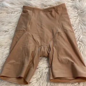 SOMA size M shape-wear excellent condition color tan inseam 7” waist 10” thumbnail 6