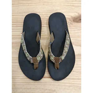 L.L. Bean Women's Maine Isle Flip Flops Brown Sun Motif Thong Sandals Size 7 M thumbnail 3