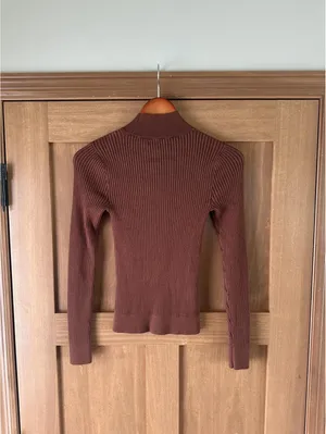 Abercrombie & Fitch Rust Brown Keyhole Mock Neck Ribbed Knit Sweater size XS thumbnail 6