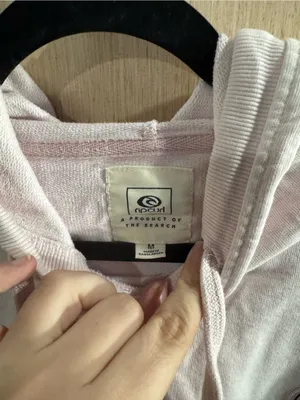 Rip Curl Light Pink Cropped Hoodie with Small Chest Patch Size Medium thumbnail 3