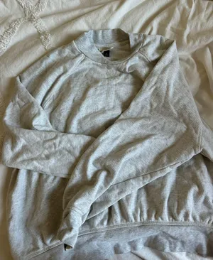 Universal Threads Cropped Crewneck thumbnail 1