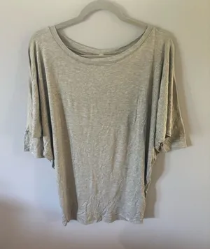 NWT NATURAL LIFE Light Gray Draped Short Sleeve Tee Size L thumbnail 1