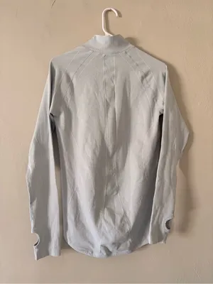 Saucony grey seamless pullover top L thumbnail 2