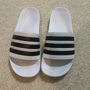 Unisex Adidas White and Black Slides thumbnail 4
