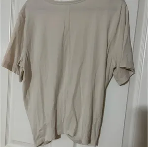 Lululemon shirt thumbnail 3