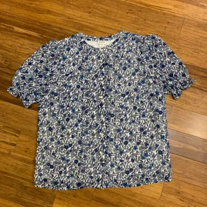 J Crew Floral Print Blouse Top Button Down Ruffle Short Sleeve Women Size Medium thumbnail 1
