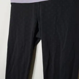 Lululemon black legging capri slip on workout sz 8 thumbnail 3