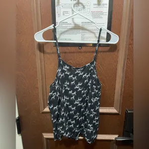 Old Navy Black & White Zebra Monogram Print Tank Top Size Large thumbnail 2