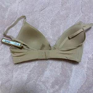 SKIMS Wireless T-Shirt Bra thumbnail 2