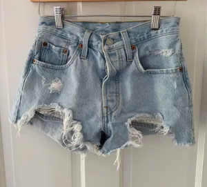 Levi’s Shorts Denim 501 Cut-Off Distressed High-Rise thumbnail 1