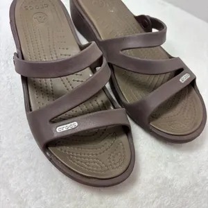 Crocs Brown Criss Cross Rubber Slide On Wedge‎ Sandals Size 9 Women's thumbnail 2