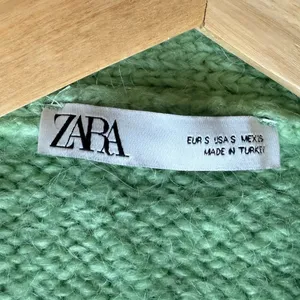 Zara Knit Sweater Open Front Long Sleeve Cardigan Size Small Green thumbnail 3