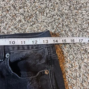 American Eagle Mom Jeans‎ Black Distressed Ripped Denim Womens Size 4 Regular thumbnail 5