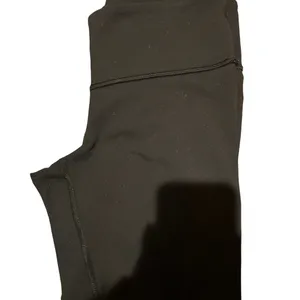 Lululemon Wunder Under leggings 28” inseam size 6 thick leggings see description thumbnail 5