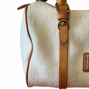 Vintage Dooney & Bourke White Monogram Canvas Barrel Satchel Bag Leather Trim thumbnail 3