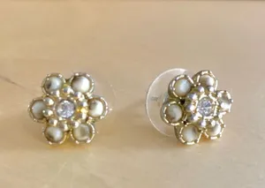 Ann Taylor flower studs 🌼 RARE FIND! thumbnail 1