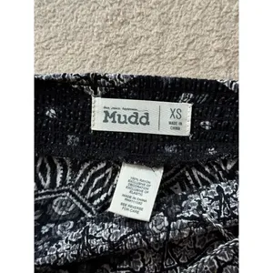 Mudd Women Shorts‎ Loose Fit Black Size Xs thumbnail 2