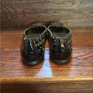 Tory Burch Black Cutout Flats in size 6 thumbnail 4