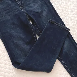 Aritzia Denim Forum The Nico Mid Rise Skinny Jeans Womens 27 Slim Stretch Crop thumbnail 8