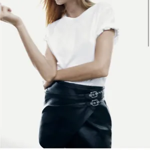 Zara Black Faux Leather Mini Skirt thumbnail 3