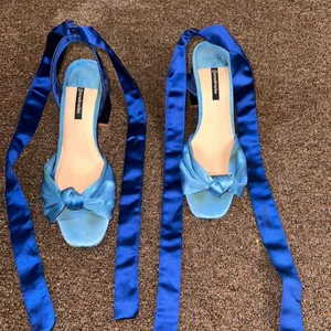 Stradivarius Women's Blue Courts thumbnail 1