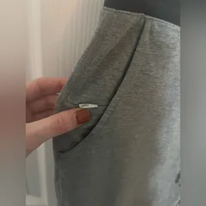 Vuori Laguna Jogger Heathered Grey Medium thumbnail 3