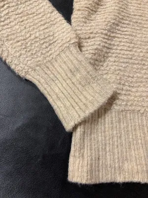 Ladies Small Soft Beige V Neck Sweater thumbnail 4