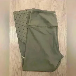 Avia Women’s‎ Active Flex Tech Capri Leggings Size M thumbnail 6