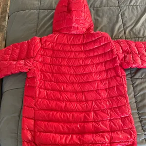 Keith Haring x UNIQLO SPRZ NY MoMA Ultra Light Down Puffer Jacket – Red – Size M thumbnail 11