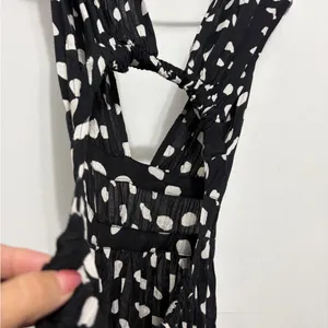 GB Black & White Polka Dot Maxi women’s size XS Dress Deep V Open Back(E47)✨ thumbnail 8
