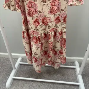 SHEIN Cream & Pink Floral Surplice 3/4 Sleeve Maxi Dress with Belt thumbnail 4