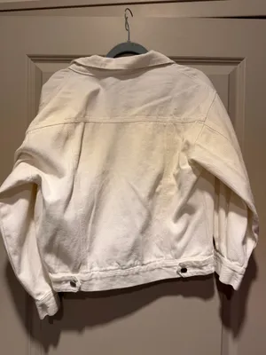 White jean jacket Size M thumbnail 2