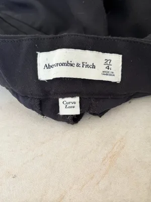 Abercrombie & Fitch Sloane Tailored Wide Leg Pleated Pants Curve Love in Black thumbnail 3
