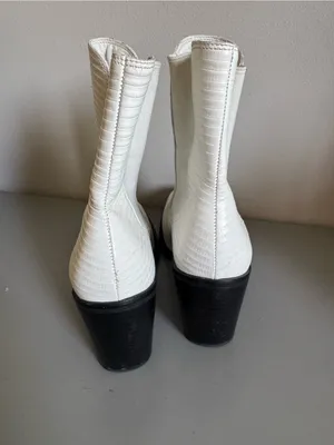 Women’s White Textured Chelsea Ankle Boots with Block Heel thumbnail 5